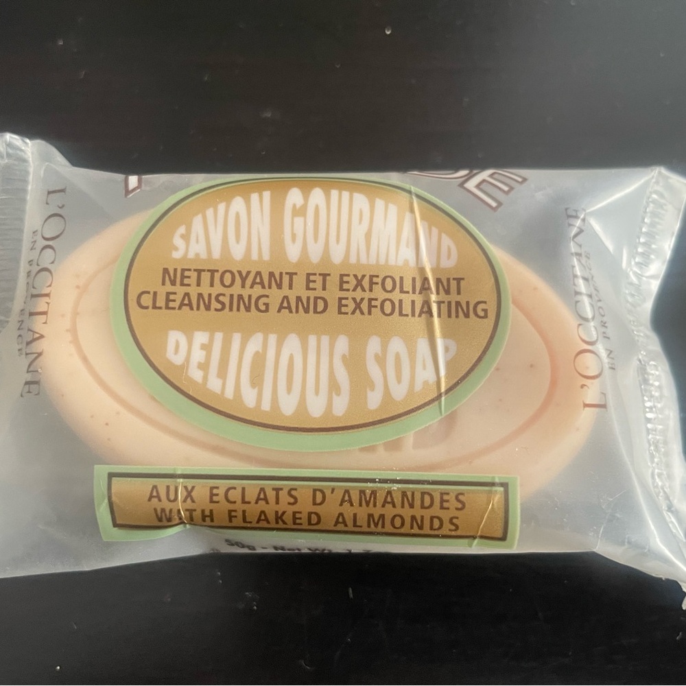 L'OCCITANE Delicious Soap with Almonds - Cream